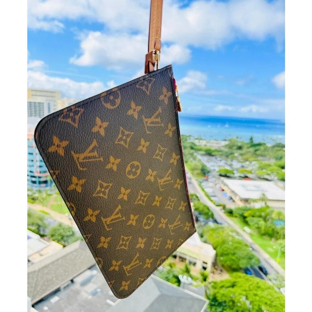 Louis Vuitton HAWAII Pochette MM Pouch Wristlet Hot Pink Monogram Maui LTD RARE - Picture 3 of 15